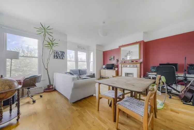 Two Bedroom Victorian Conversion Flat Near Telegraph Hill