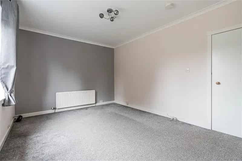 3 Bed Flat Double Upper Villa in Carrick Knowe