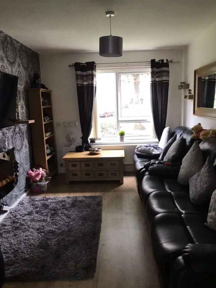 Ground Floor Cottage Flat Wheelchair Accessible Near Amenities