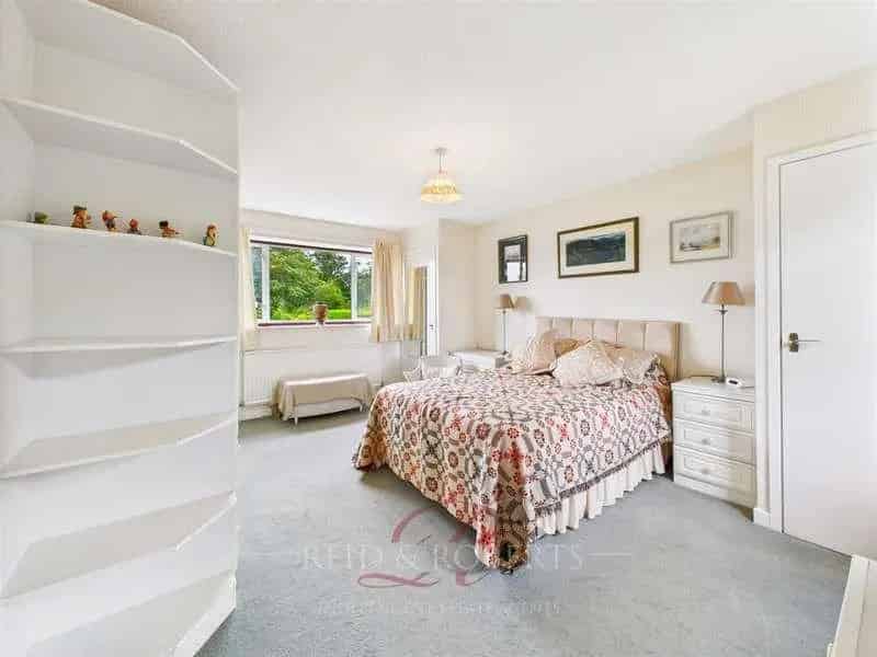 4 Bed Detached House For Sale