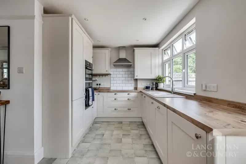 3 Bed End Terrace House For Sale
