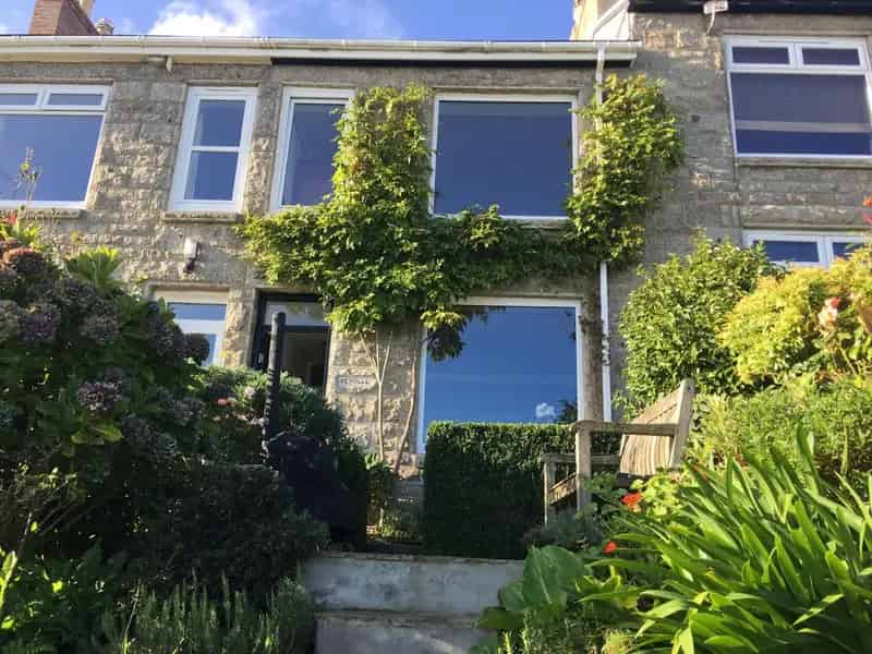 2 Bedroom Sea View Cottage For Sale