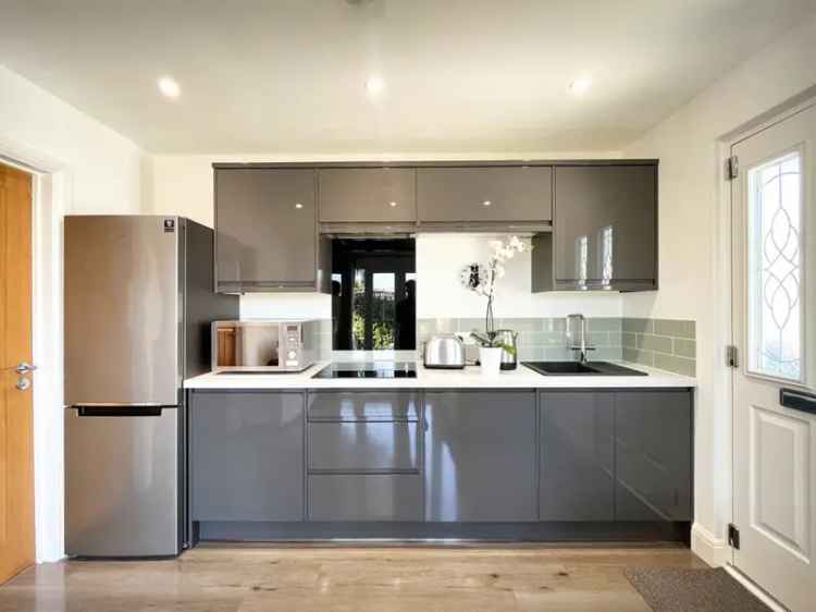 1 Bedroom Park Home To Rent