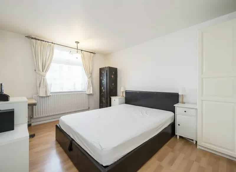Stunning London Flat Two Double Bedrooms Cash Buyers Only