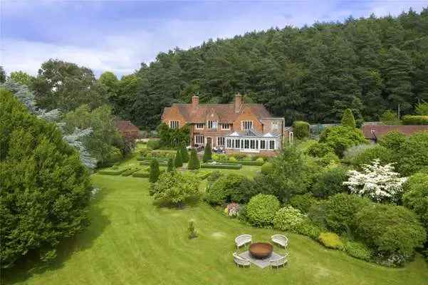 Hookwood Park, Oxted, Surrey, RH8 0SG | Property for sale | Savills