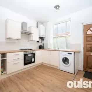2 Bedroom House in Birmingham Near Harborne High Street