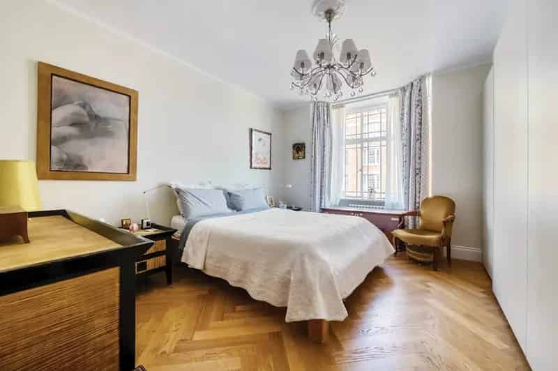 4 Bedroom Flat for Sale near Hyde Park