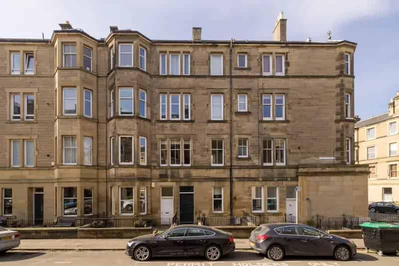 1 Bedroom Flat for Sale in Shandon Edinburgh