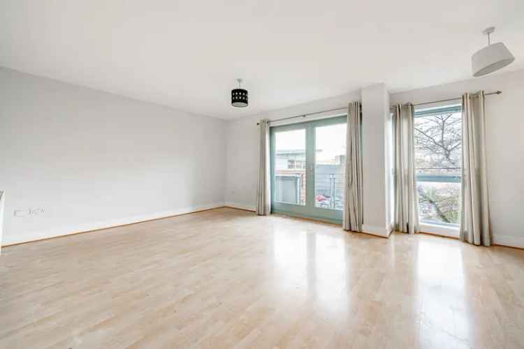 2 Bed Apartment Mount Florida Modern Spacious Balcony Parking