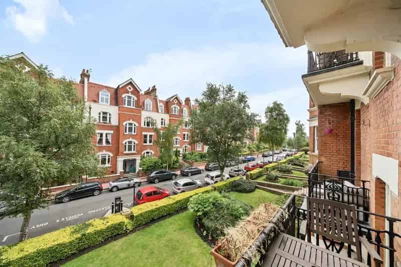 Two Double Bedroom Mansion Flat West Hampstead Balcony High Standard