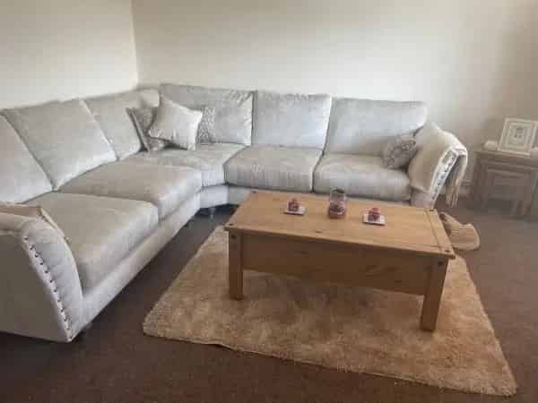 Large 1-Bed Flat Near Schools and Station