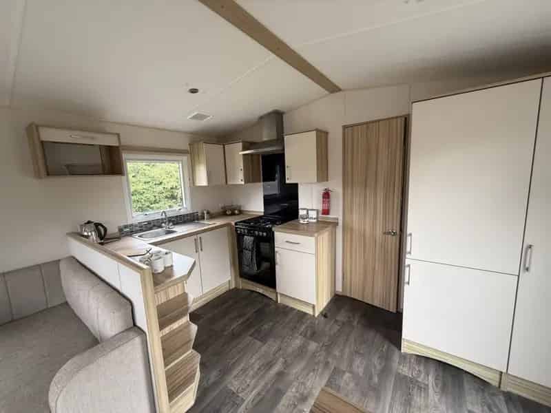 2 Bedroom Park Home for Sale in Worcestershire