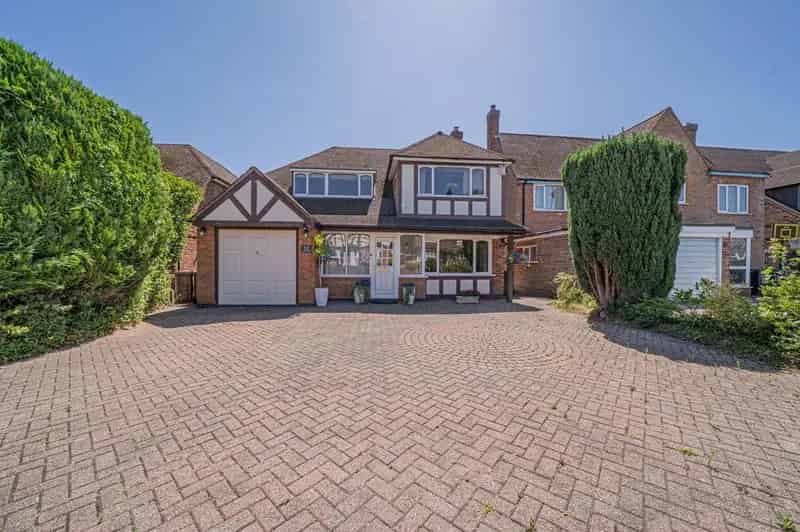 4 Bedroom Detached House for Sale in Solihull