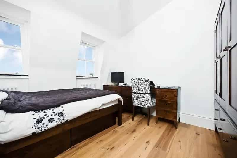 1 Bedroom Flat Kennington Park Road Modern High Spec