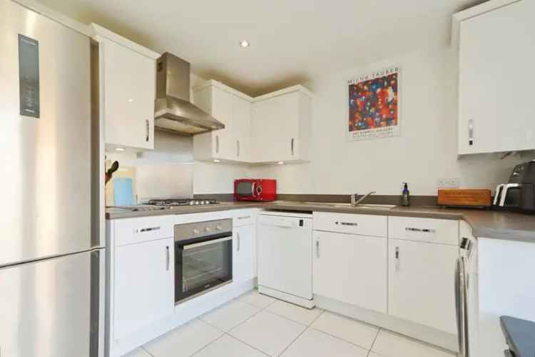 Modern Semi-Detached Home with En-Suite and Gardens
