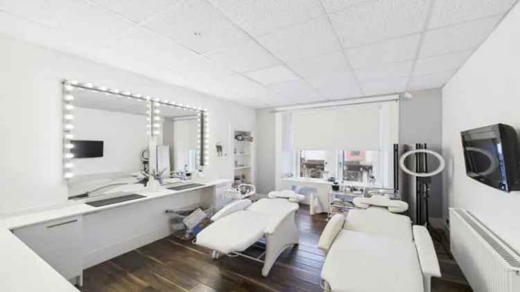 Six Room Salon in Denny Town Center for Sale