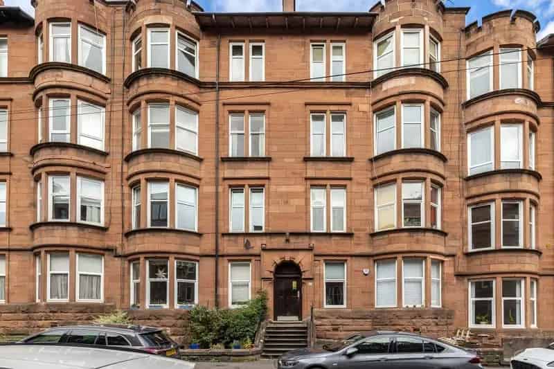 2 Bedroom Flat to Rent Near Queen's Park