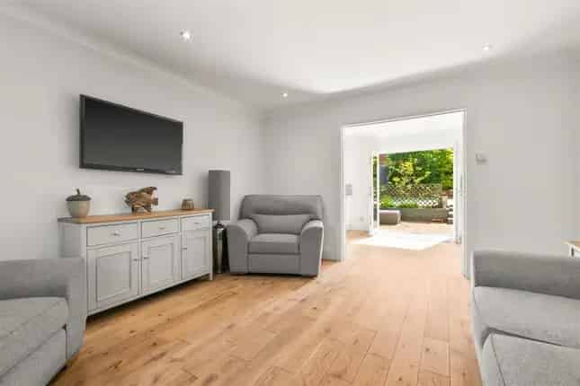 Two Bedroom Semi-Detached Villa in Summerhill Road Drumchapel