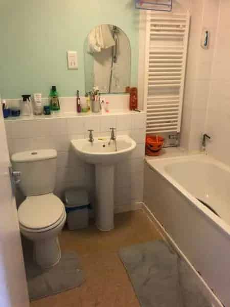 2 Bed Flat Near Westfield Shopping Centre