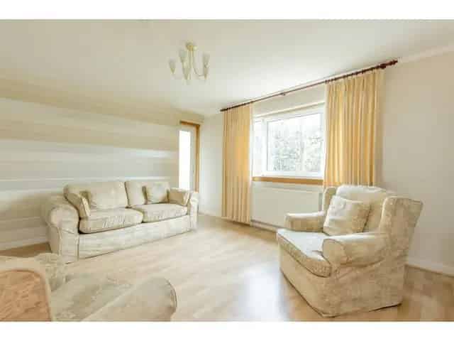 2 Bedroom Flat for Sale in Trinity