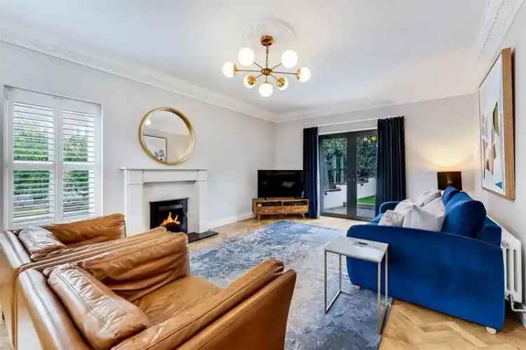6 Bedroom Detached House for Sale