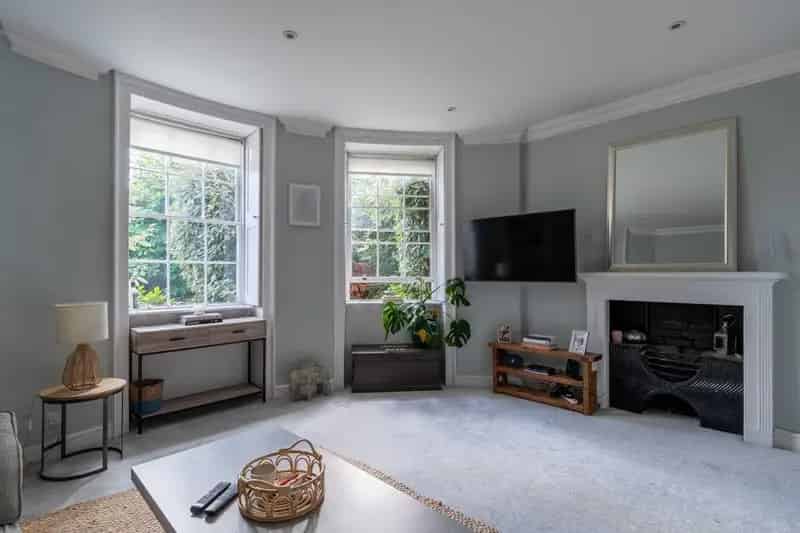 2 Bedroom Furnished Apartment Bath City Centre