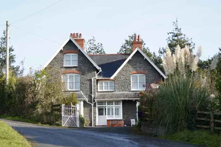 Detached House for sale with 7 bedrooms, Maesheulog, Capel Bangor