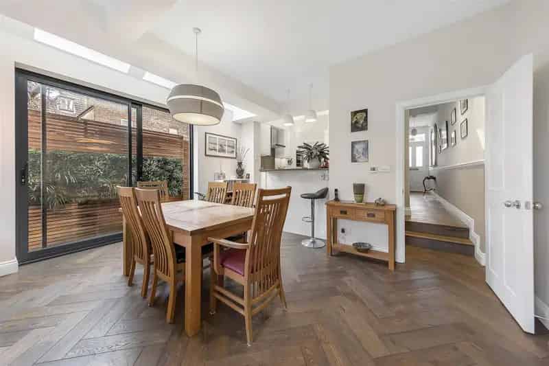4 Bedroom Semi-Detached House for Sale West Ealing
