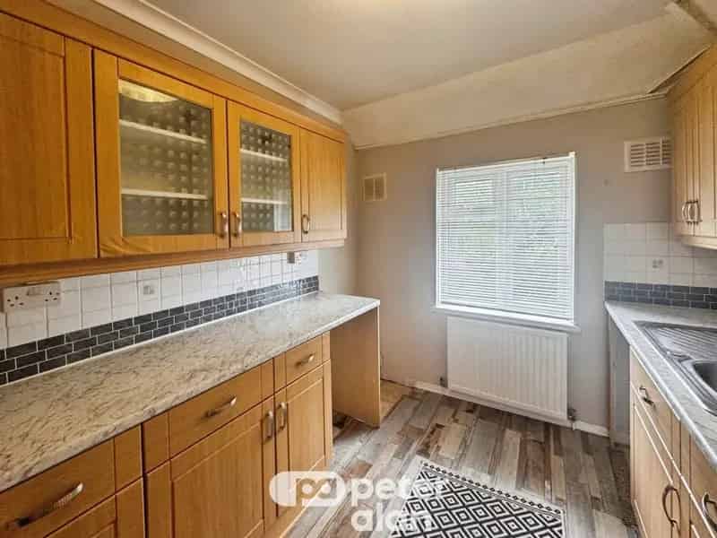 1 Bedroom Flat Near Amenities and Transport