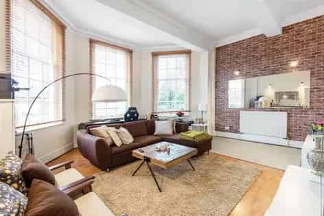 2 Double Bedroom Flat 78m² London Ground Floor Apartment