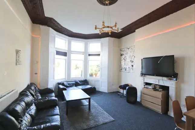 14 Bedroom Student House Near University of Bristol