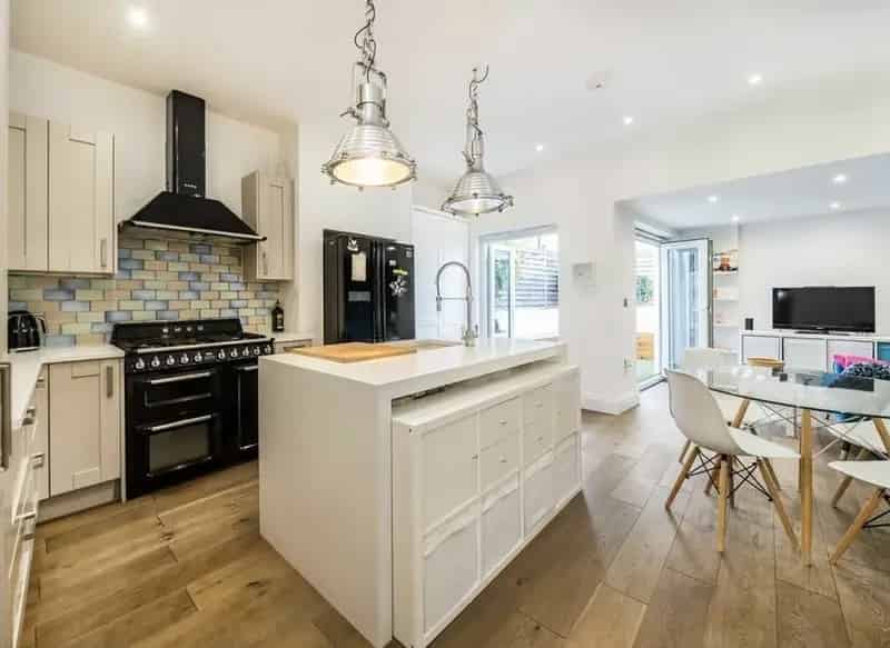 4 Bedroom Family Home Near Streatham Common Station