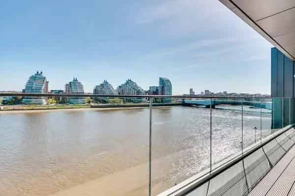 2-Bedroom River Thames View Apartment Fulham London