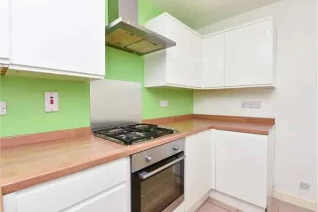 2 Bedroom Semi Detached House To Rent