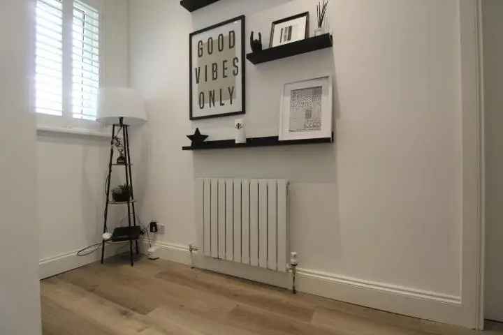 2 Bedroom Flat to Rent - Tastefully Furnished