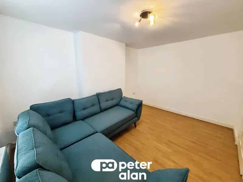 3 Bedroom End Terrace House for Sale