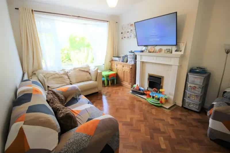 Ground Floor Maisonette Near Warner Bros Studios