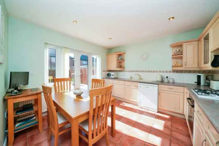 4 Bedroom Detached House with 2 En-Suites and Large Garden