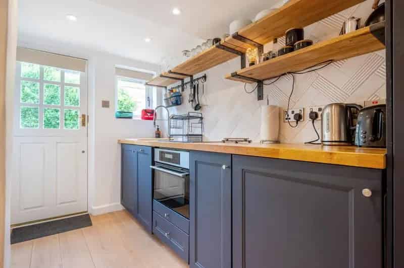 2 Bedroom Cotswold Cottage For Sale