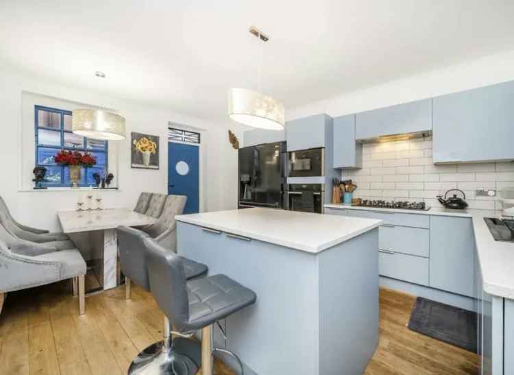 House For Sale in London, England