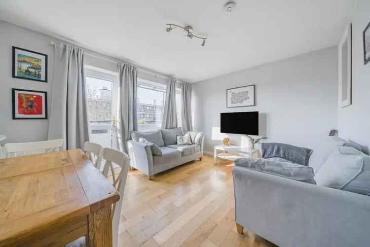 Three Bedroom Flat Peckham - Immaculate Condition - No Onward Chain