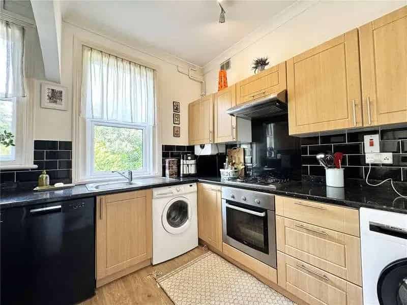 2 Bed Flat for Sale Bournemouth Modern Maisonette