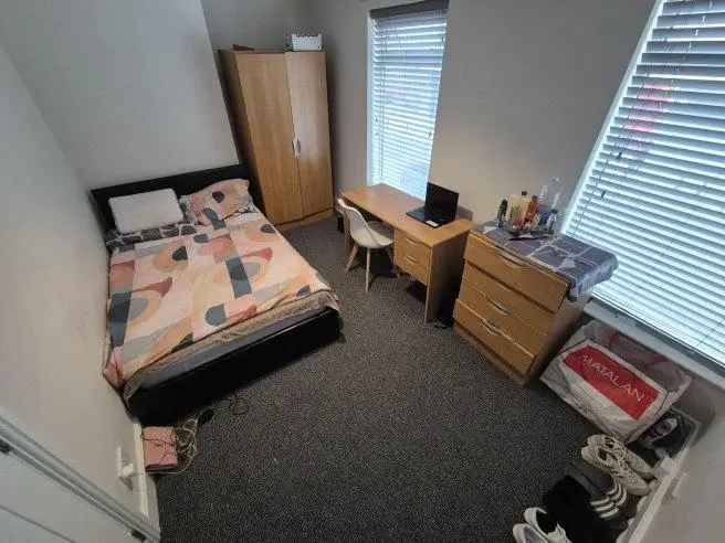 4 Bedroom Student House Share to Rent