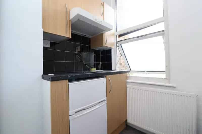 1 Bedroom Studio House to Rent in London