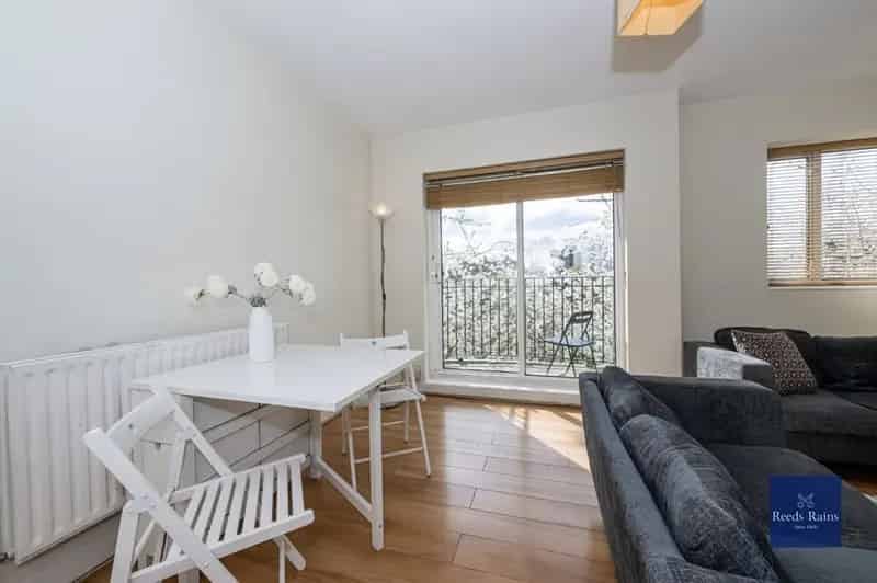 2 Bedroom Flat to Rent London SE11 New China Walk Estate
