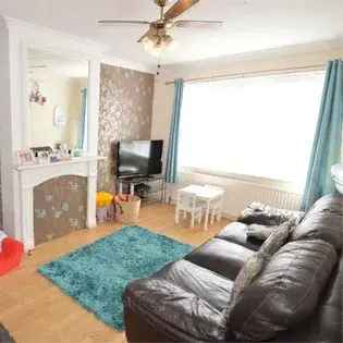 3 Bedroom House Near Station Schools Amenities