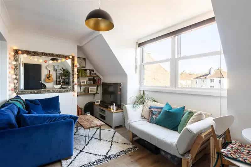 1 Bedroom Apartment for Sale Near Preston Park