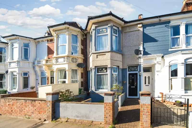 3 Bedroom Terraced House to Rent in Portsmouth