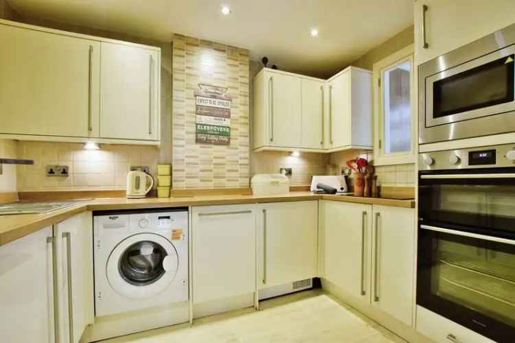 2 Bedroom Flat for Sale in Styal Cheshire