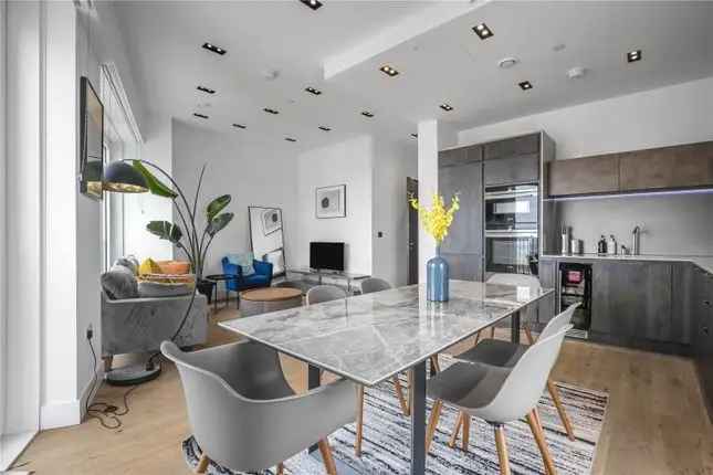 Luxury 2-Bed Apartment near Vauxhall Station